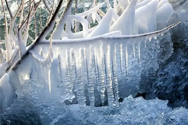 Dream Interpretation of Cold and Freezing in Sleep-DreamDecode