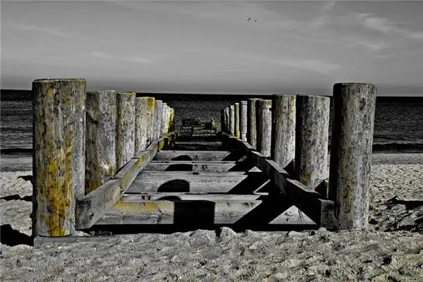 Dreaming of Wooden Pillars Meaning and Interpretation - NuvoraDream - DreamDecode-DreamDecode