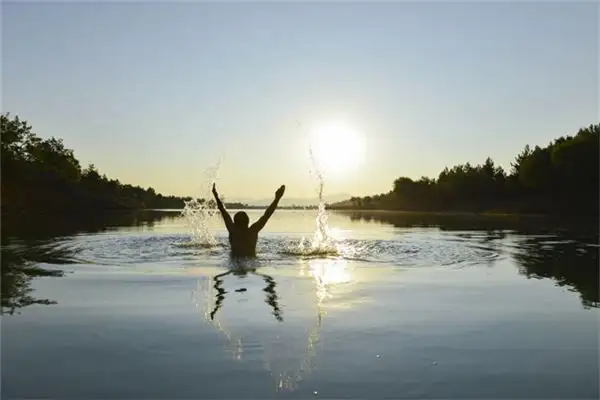 Dreaming of Swimming in Deep Water - Nuvora Dream Interpretation - DreamDecode-DreamDecode