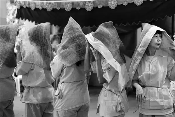 Dreaming of Wearing Mourning Clothes Meaning and Interpretation - DreamDecode-DreamDecode