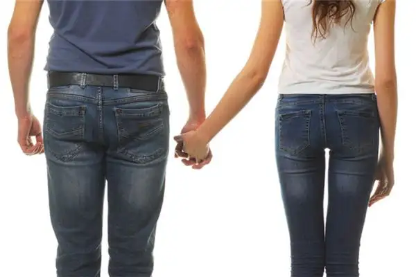 Dreaming of Holding Hands with Someone You Like and Getting into a Car NuvoraDream - DreamDecode-DreamDecode