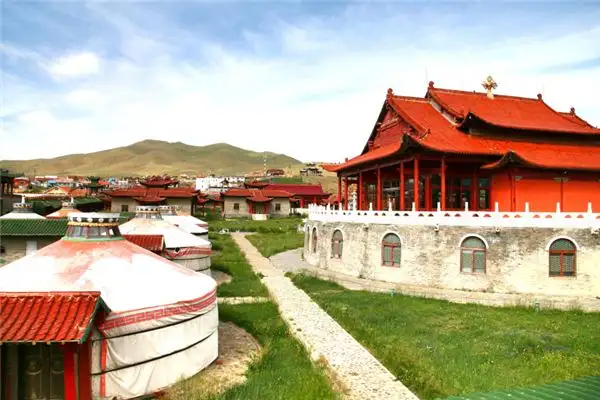 Dream Interpretation of Palace Walls and Courtyards in Dreams NuvoraDream - DreamDecode-DreamDecode