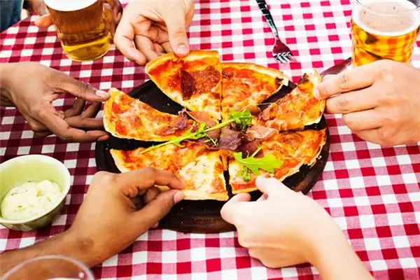 Dream Interpretation Many People Eating at a Table Meaning - DreamDecode-DreamDecode