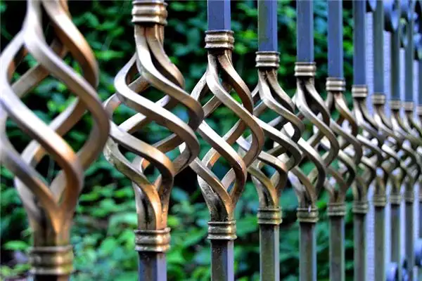 Dreaming of Railings Meaning and Interpretation - NuvoraDream - DreamDecode-DreamDecode