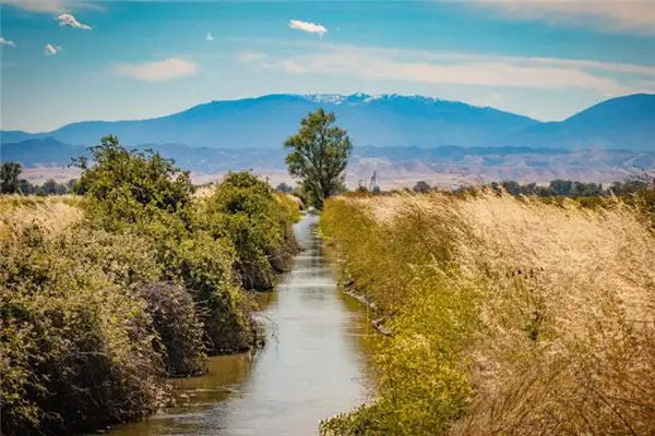 Dream Interpretation of Ditches - NuvoraDream - DreamDecode-DreamDecode