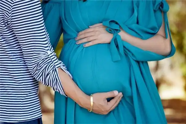 Dreaming of Giving Birth and Family Fighting to Cut the Umbilical Cord - NuvoraDream-DreamDecode