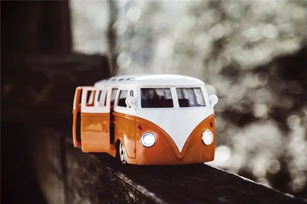 Dream Interpretation of Missing a Bus in Your Dream - NuvoraDream - DreamDecode-DreamDecode