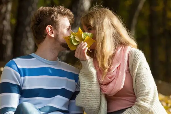 Dreaming of Kissing a Celebrity Meaning and Interpretation - NuvoraDream - DreamDecode-DreamDecode