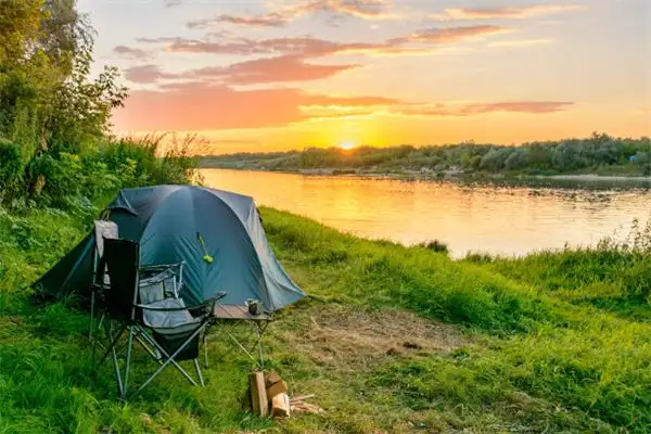 Dreaming of Camping on a Riverbed Meaning and Interpretation - NuvoraDream - DreamDecode-DreamDecode