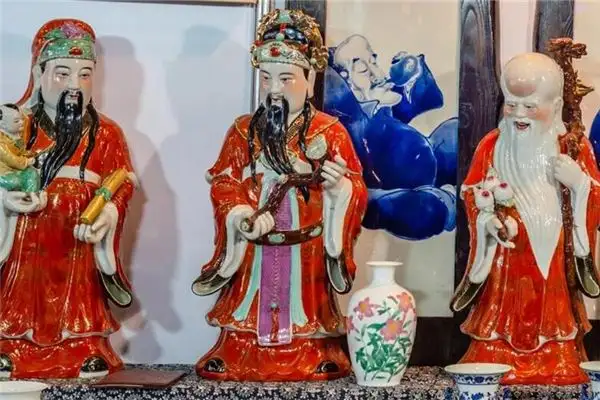 Dream of Smiling Deity Meaning and Interpretation - NuvoraDream-DreamDecode