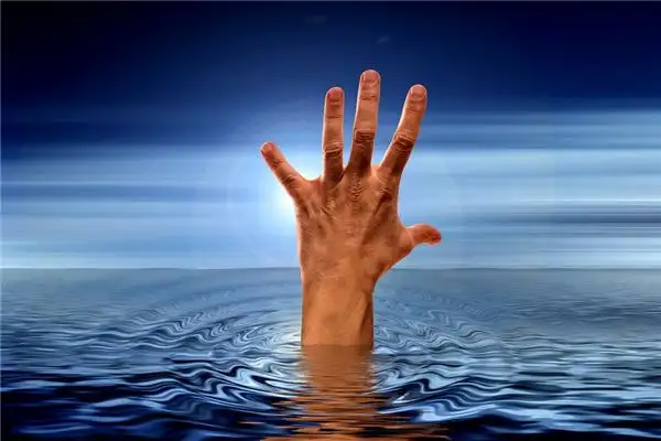 Dream Interpretation Sinking in Water Meaning - NuvoraDream-DreamDecode
