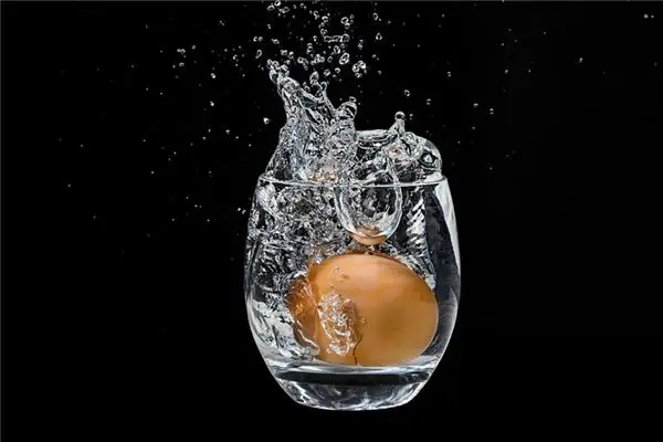 Dream Interpretation Throwing Eggs Meaning - NuvoraDream-DreamDecode