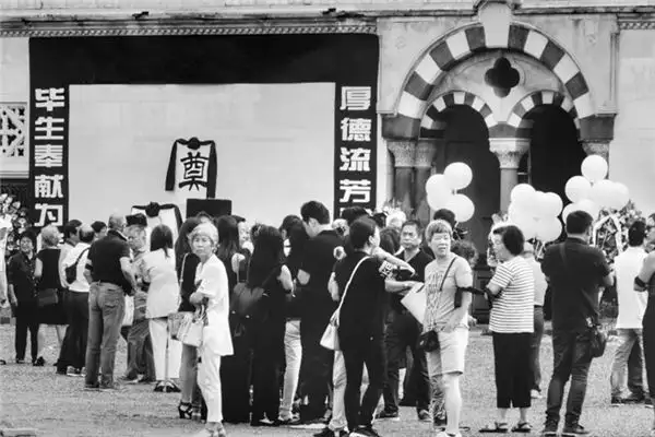 Dream Interpretation of Attending a Funeral in Your Sleep-DreamDecode