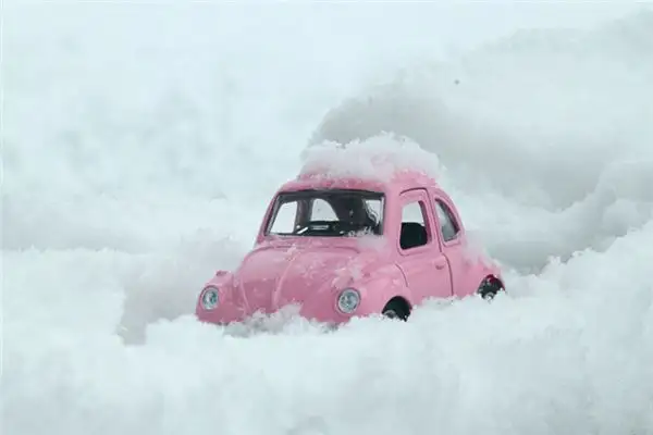 Dream Interpretation of Water Turning to Ice - NuvoraDream