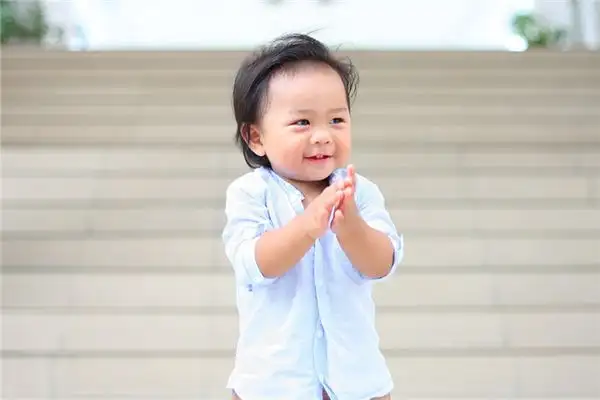 Dream Interpretation Clapping Hands Meaning-DreamDecode