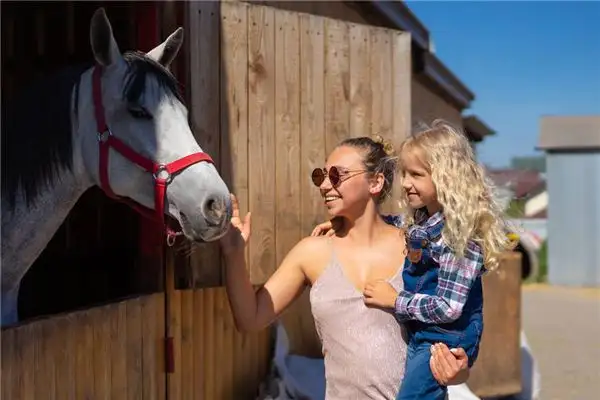 Dreaming of Holding a Little Girl Meaning and Interpretation - NuvoraDream-DreamDecode