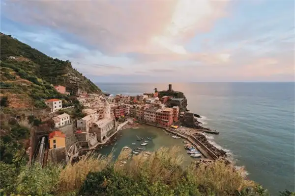 Dreaming of a Village Meaning and Interpretation - NuvoraDream-DreamDecode