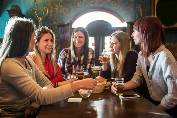 Dreaming of a Beer Shop Meaning and Interpretation - NuvoraDream