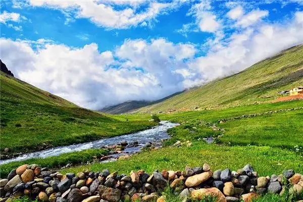 Dreaming of Sunny and Cloudy Days - Nuvora Dream Interpretation-DreamDecode