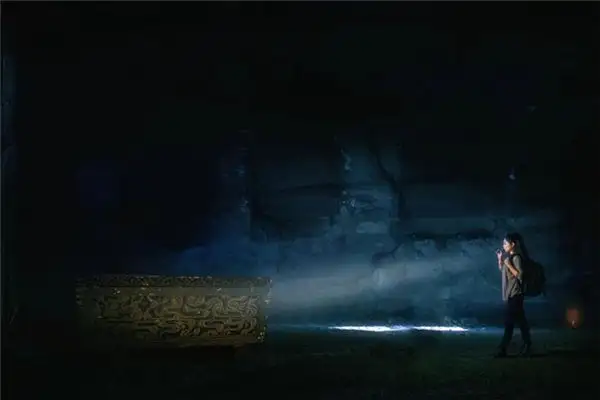 Dream Interpretation of Digging Up Antiques - NuvoraDream-DreamDecode