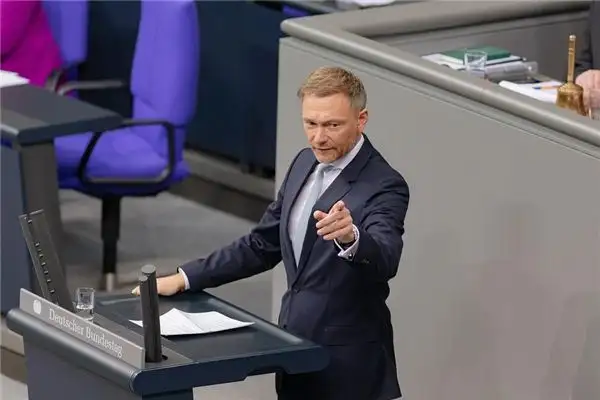 Dream Interpretation Debate and Argument Meaning - NuvoraDream-DreamDecode