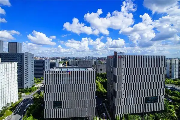 Dream Interpretation of Being on the Top Floor NuvoraDream-DreamDecode