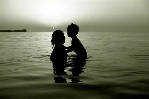 Dream Interpretation Bathing Meaning in Dreams - NuvoraDream-DreamDecode