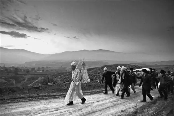 Dream Interpretation of Attending a Funeral in Someone Else\'s House - NuvoraDream-DreamDecode