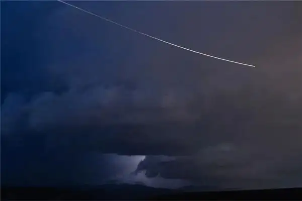 Dream of Comet Meaning and Interpretation - NuvoraDream-DreamDecode