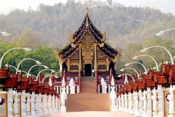 Dream Interpretation of Visiting a Memorial Hall NuvoraDream-DreamDecode