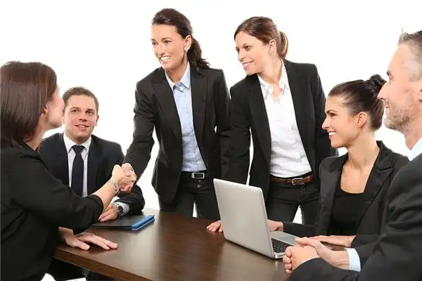 Dream Interpretation Meeting Someone in Your Dream - NuvoraDream-DreamDecode