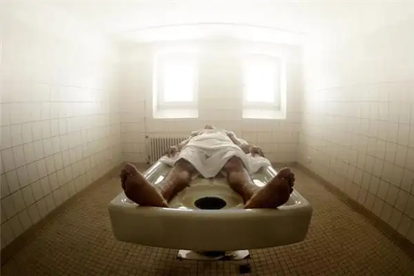 Dream Interpretation of Seeing a Morgue - NuvoraDream-DreamDecode
