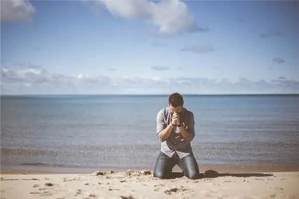 Dream Interpretation of Bowing or Kowtowing in Sleep - NuvoraDream-DreamDecode