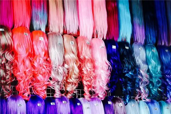 Dreaming of Wearing a Wig Meaning and Interpretation - NuvoraDream-DreamDecode