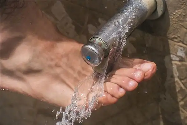 Dream Interpretation Washing Feet Meaning in Dreams-DreamDecode