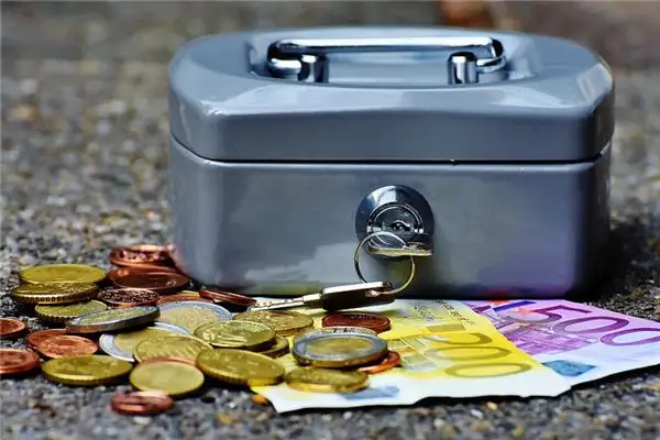 Dream Interpretation of Carrying a Box - NuvoraDream-DreamDecode