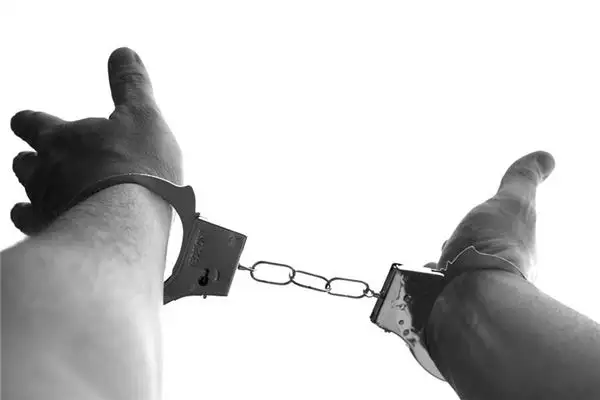 Dream Interpretation Boss Wearing Handcuffs NuvoraDream-DreamDecode