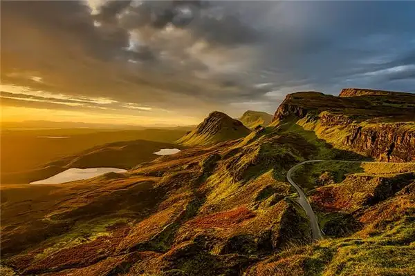 Dreaming of Hills Meaning and Interpretation - NuvoraDream-DreamDecode