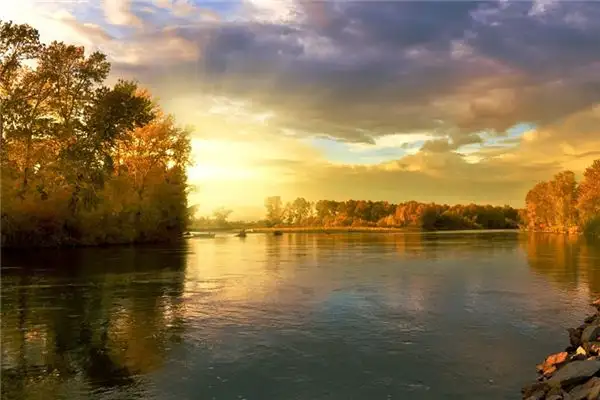 Dream of a River Meaning and Interpretation - NuvoraDream-DreamDecode