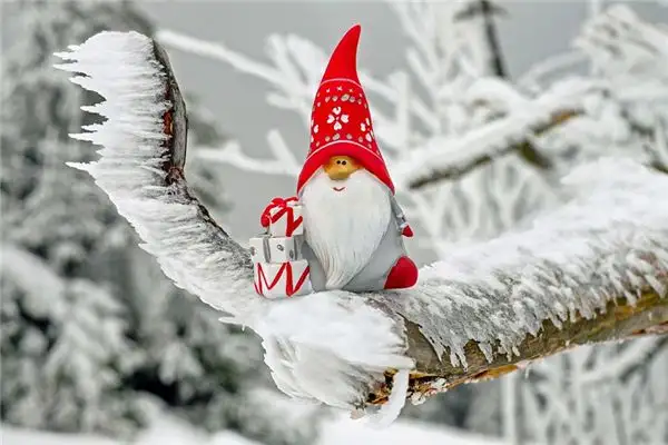 Dreaming of Santa Claus Meaning and Interpretation - NuvoraDream-DreamDecode